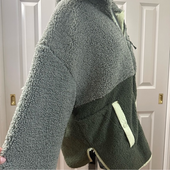 Free People x FP Movement Moon Dancer Fleece in Green Medium - Picture 7 of 9